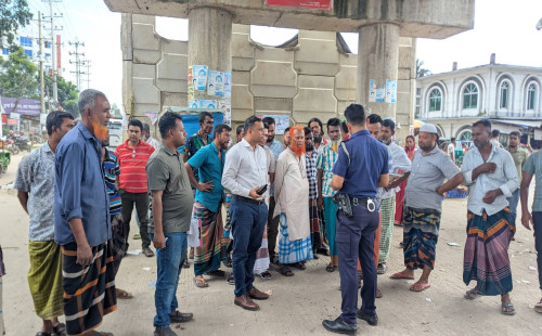 আন্ডারপাসের নিচে অবৈধভাবে যানবাহন রাখায় ভ্রাম্যমান আদালতের জরিমানা